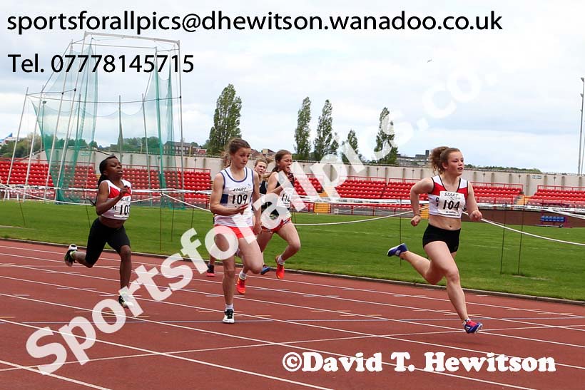 Girls under-15s, North East Track and Field Champs., Gateshead. Photo: David T. Hewitson/Sports for All Pics